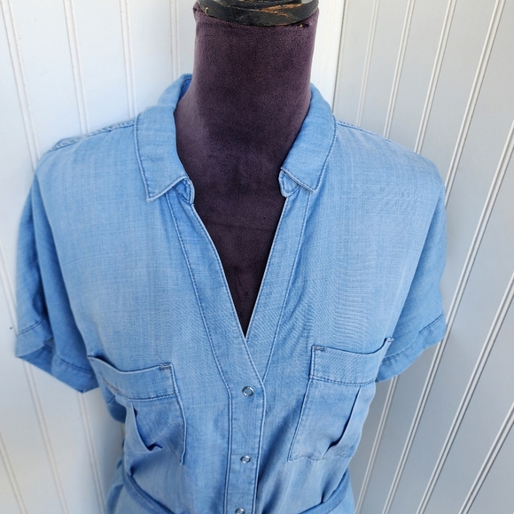 H&M Denim Women's Dress  Blue Denim Snap Buttons Short Sleeve Tie Sz 4 - Picture 3 of 15